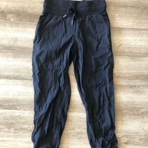 Lululemon dance to studio crop 23” (size 0)